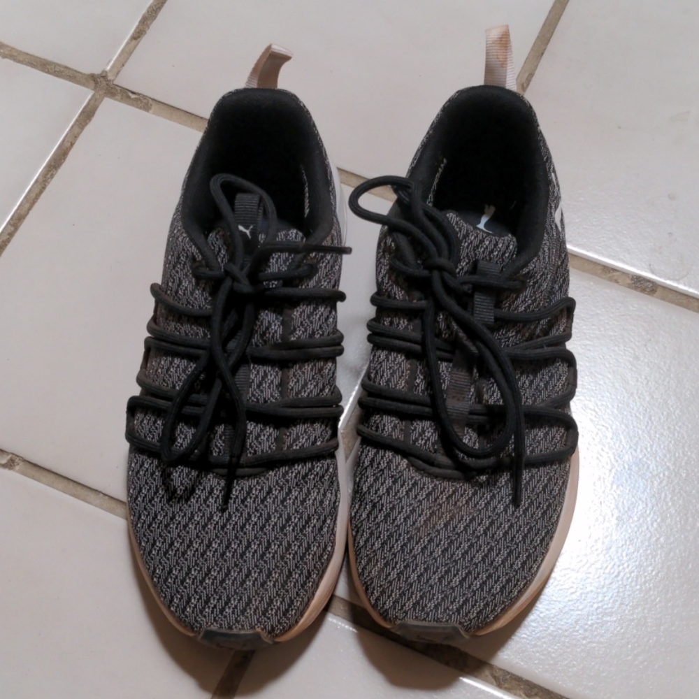 Puma Prowl Women's, size 6.5